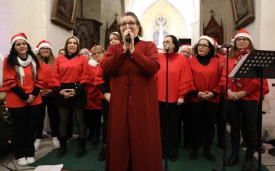 La magie du gospel a illuminé le marché de Noël de Nieul-le-Virouil ✨